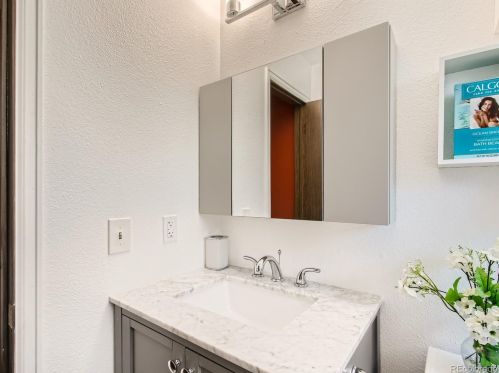 18179 60 Ave, Denver CO 80403-1050 exterior