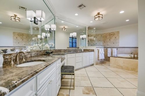 3001 Chatelaine Dr, Austin TX  78746-6895 exterior