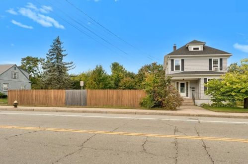 25 Cherry Hill Rd, Providence, RI 02919-2688