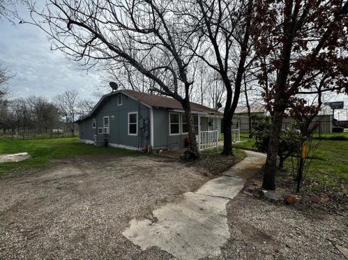 896 Magnolia Ave, Stairtown, TX 78648-1649