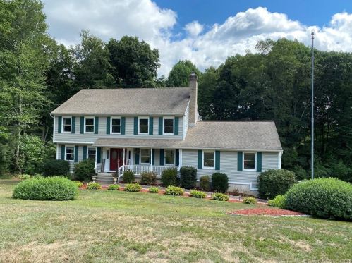 5 Forest View Dr, Sandy Hook, CT 06482-1550