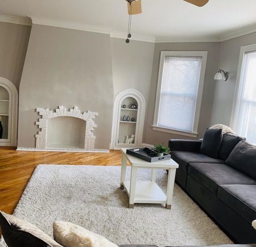 6427 Leavitt St, Chicago, IL 60645-5441