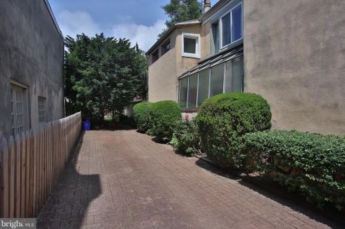 766 Front St, Philadelphia, PA 19147-3523