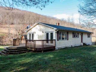 1206 Hollow Run Rd, Richmond National Battlefiel, VA 22835-7040