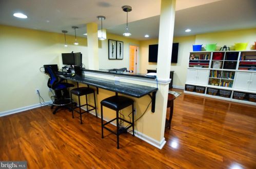 343 Sayre Dr, Princeton NJ  08540-5839 exterior