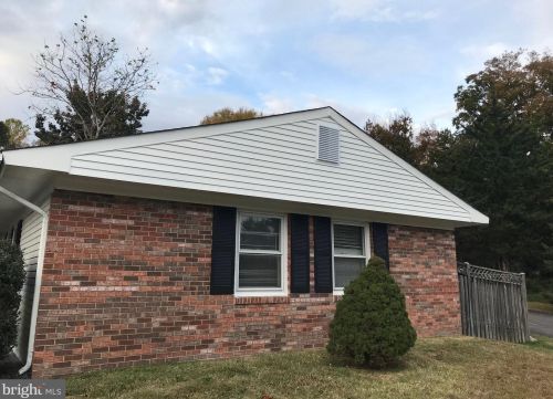 8808 Skyron Pl, Springfield VA  22153-1219 exterior