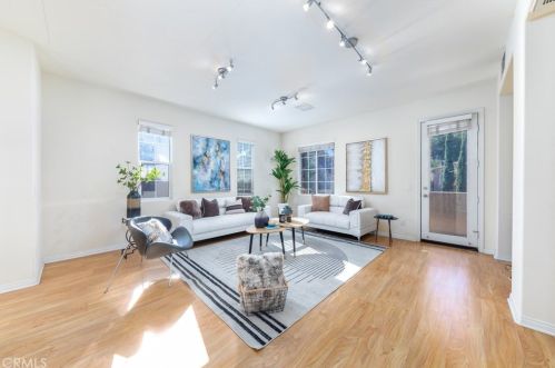 37 Secret Gdn, Irvine CA  92620-4804 exterior