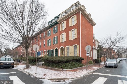 2103 Green St, Philadelphia, PA 19130-3176