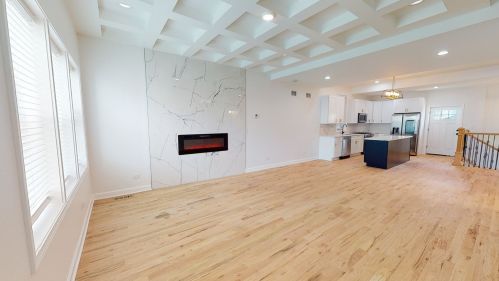 4848 Bishop St, Chicago, IL 60609-4207