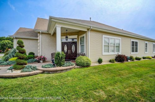 18 Blackmoor Dr, Jackson Twp, NJ 08527-2660