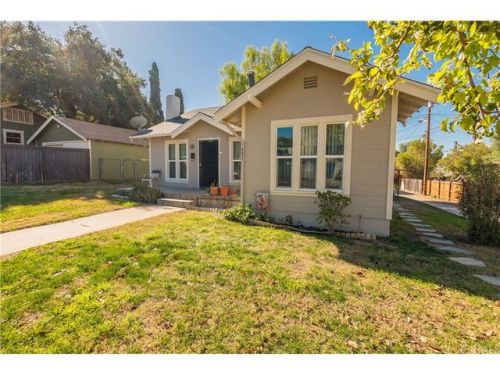 4042 1st St, Riverside, CA 92501-2302