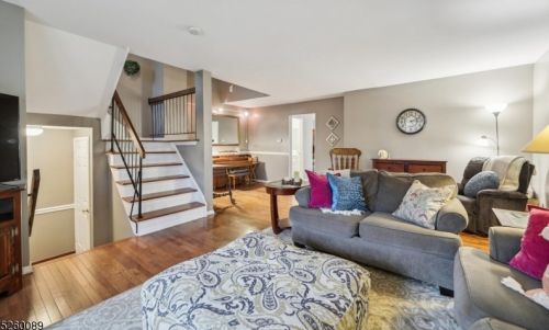 145 Nottingham Sq, Hackettstown NJ  07840-4236 exterior