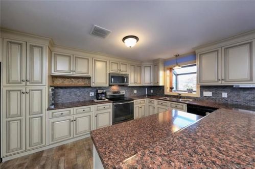 131 Cedar Ln, Bells Cross Roads, NC 28166-9637