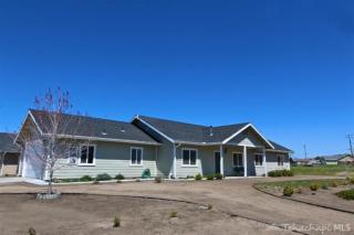 18200 Ghost Town St, Tehachapi, CA 93561-5271