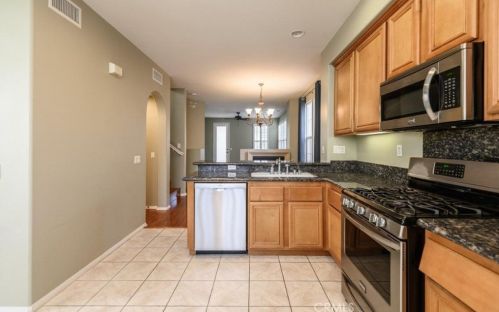 15 Tall Oak, Irvine CA  92603-4213 exterior