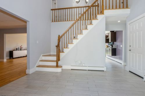 555 Ashwood Rd, Springfield, NJ 07081-2526