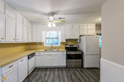 2335 Rolling Acres Ct, Conyers GA  30094-6130 exterior