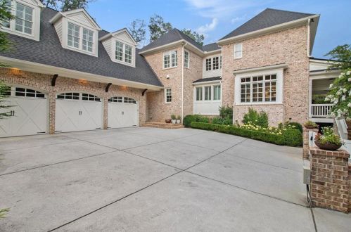 271 Hillside Dr, Atlanta GA  30342-3623 exterior