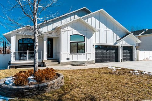 8847 Boulder Wash Ln, Taylorsville, UT 84081-2218