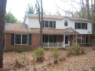 1 Maple Dr, Chapel Hill NC  27514-2633 exterior