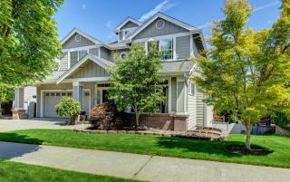 7230 Curtis Dr, Snoqualmie, WA 98065-9768