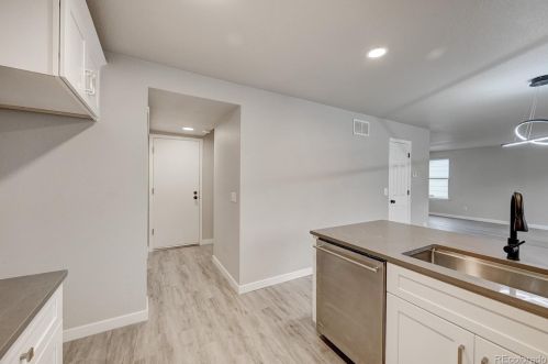 5996 Zante Way, Aurora CO 80015-6685 exterior