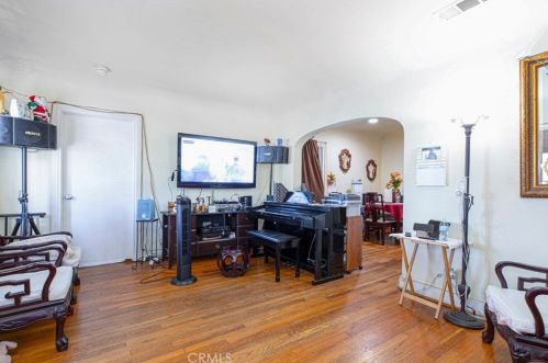 913 Maple St, Glendale CA  91205-1828 exterior