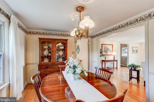 2113 Lyndell Dr, Lancaster PA  17601-5728 exterior