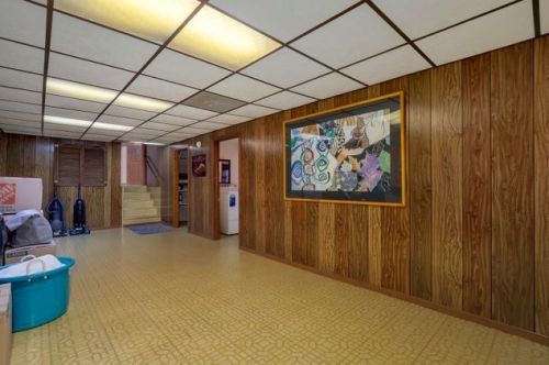 8600 Stolting Rd, Niles IL  60714-1817 exterior