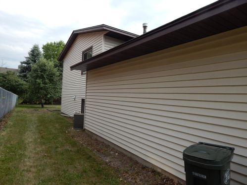 1872 Bear Path Trl, Saint Paul MN  55122-2266 exterior