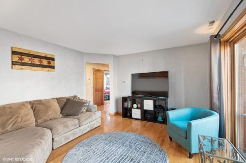 5963 Northwest Hwy, Chicago, IL 60631-2725