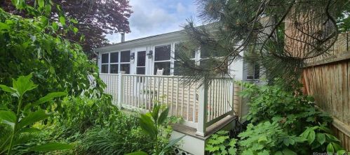 29 Emerson Rd, East Hampton, CT 06424-1533