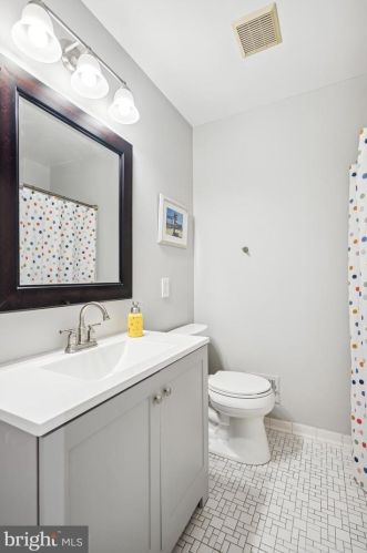 5269 Bradgen Ct, Springfield VA  22151-3524 exterior