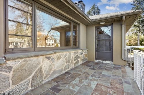 664 Riverview Dr, Paterson NJ  07512-1716 exterior