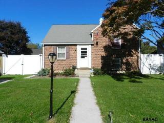 731 Village Rd, York, PA 17404-2626