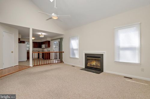 125 Snowy Owl Dr, Silver Spring MD 20901-1656 exterior