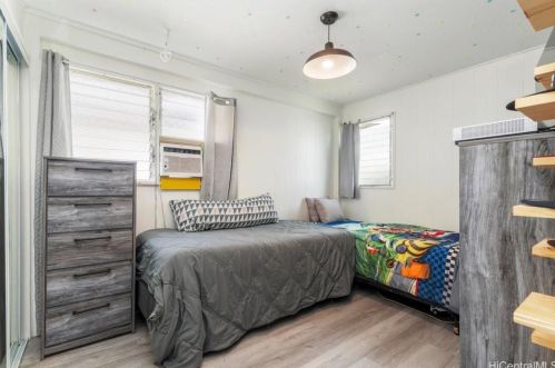 528 Ihe St, Honolulu HI  96817-2237 exterior