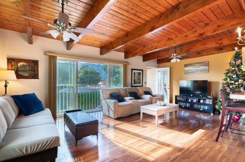 3352 Mary St, Glendale, CA 91214-2556