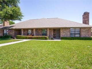 5711 Ridgerock Rd, Fort Worth TX  76132-2548 exterior