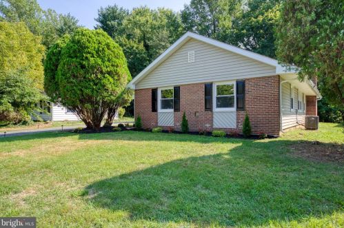 32 Barnwell Ln, Willingboro, NJ 08046-1626