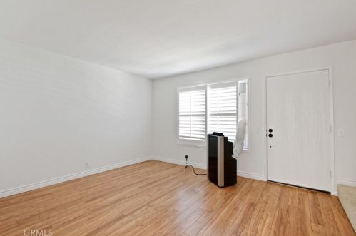 25 Brookfield, Irvine CA  92604-3201 exterior