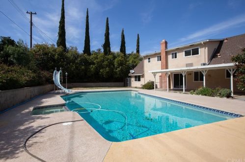 5560 Wentworth Dr, Riverside CA  92505-3156 exterior