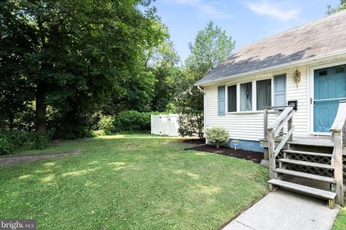 235 Julia Ave, Trenton, NJ 08610-6613