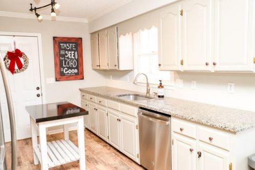 1835 Rayle Farm Rd, Pleasant Gdns, NC 27313-8145