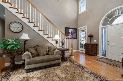 2302 Kane Ln, Batavia, IL 60510-8981