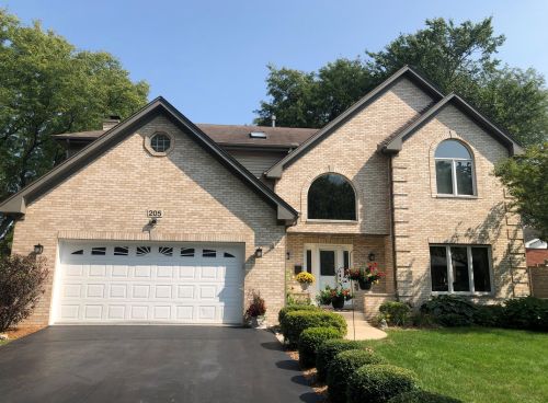 205 Middaugh Rd, Willowbrook IL  60514-1067 exterior