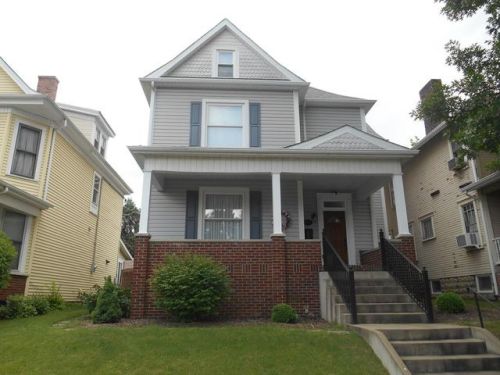 1108 7th St, Moundsville, WV 26041-2110