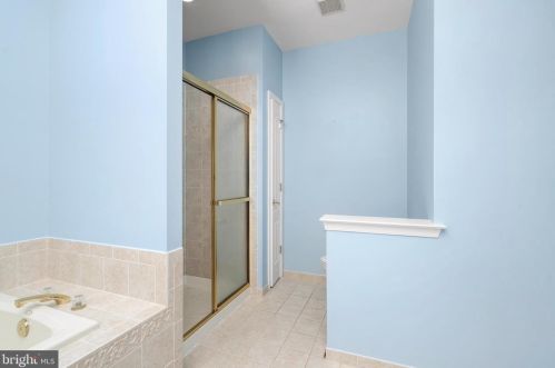 22 Honey Flower Dr, Trenton NJ  08620-9688 exterior