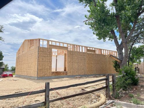 10 Heatherwood Ln, Pueblo, CO 81008-1806