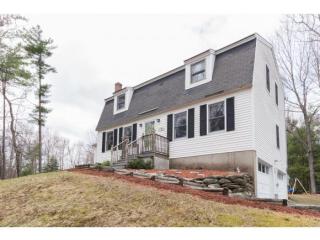 8 Keats Dr, Derry, NH 03038-5732